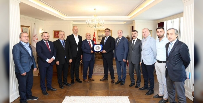 İstanbul Düzceliler Derneği, Düzce Valisi Aslan'ı ziyaret etti