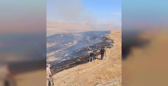 Kars'ta çıkan anız yangını söndürüldü
