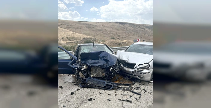 Kars'ta zincirleme trafik kazasında 7 kişi yaralandı