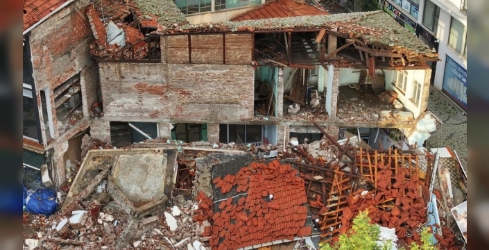 Balıkesirdeki depremin ardından 330 artçı sarsıntı kaydedildi