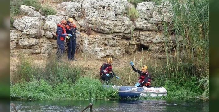 Düden Çayı'nda ceset bulundu: Kimliği meçhul şahsın üzerinde tespih ve ulaşım kartı çıktı