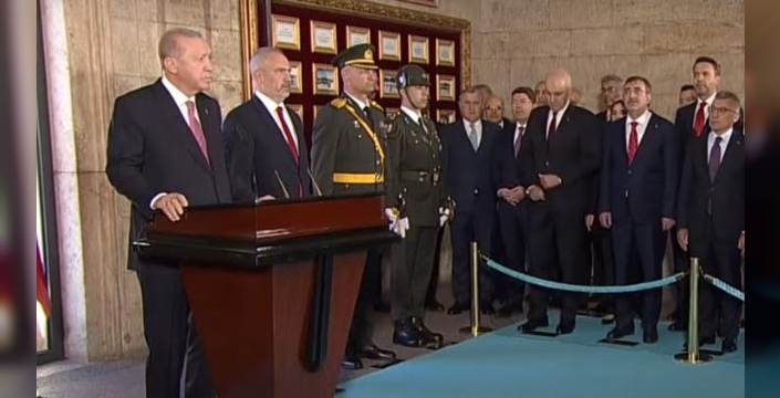 Erdoğandan 102nci yıl mesajı: Türkiyeyi evlatlarımıza emanet edeceğiz