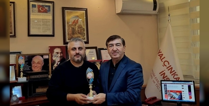 Gazeteci Karakaş'tan ASİAD'a kitap ziyareti: Zirvedekiler Londra'da tanıtılacak