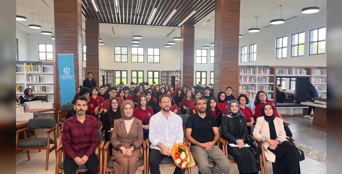 Gebze Kütüphanesi'nde kültür ve mekân ilişkisi konuşuldu
