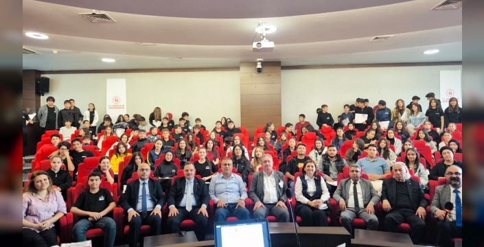 Gençlerin kriz iletişimi Hatay’da masaya yatırıldı