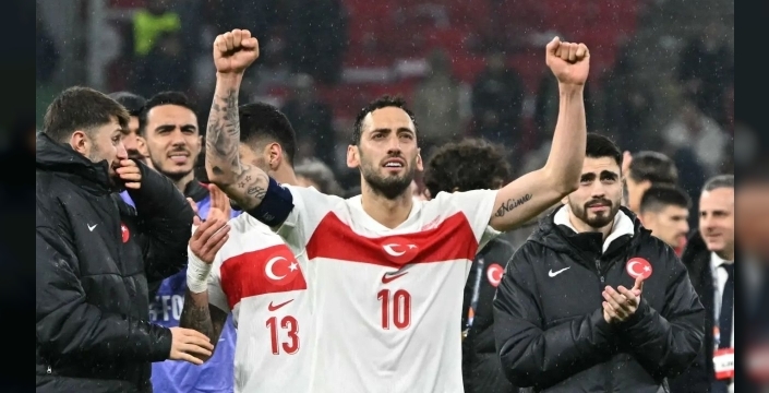 Çalhanoğlu, A Milli formayla 100. kez sahaya çıkacak Max Haber