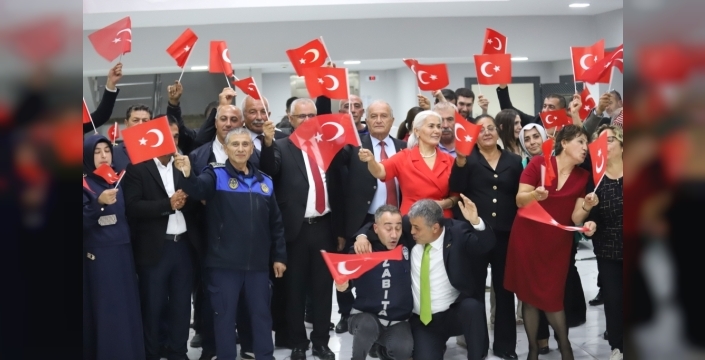 Hekimhanda Cumhuriyet coşkusu: Baloda şarkı ve türküler yankılandı!
