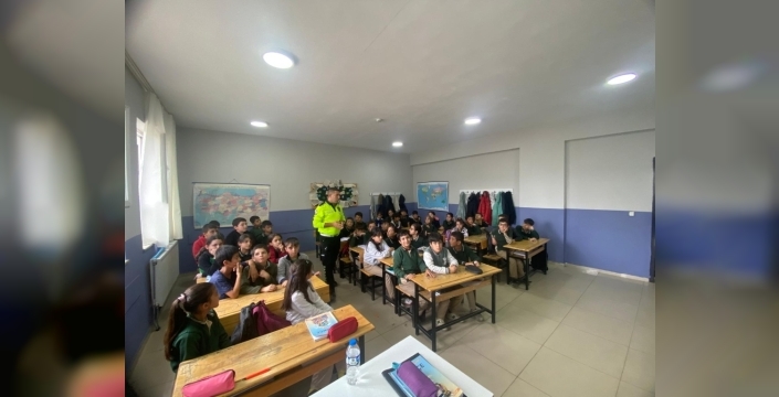 Hizan'da minik yüreklere trafik bilinci aşılandı
