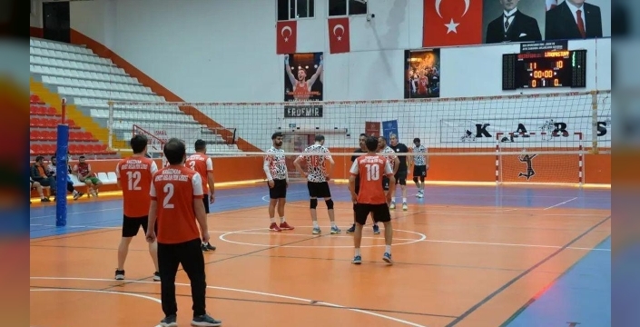 Kars'ta kamu kurumları arası spor turnuvası başladı