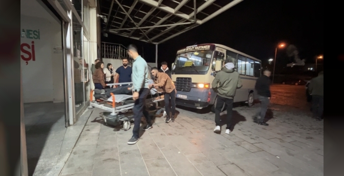 Karsta dolmuş şoförü, rahatsızlanan yolcuyu hastaneye yetiştirdi