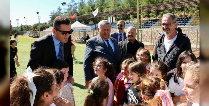 Kaş'ta dünya kız çocukları günü coşkuyla kutlandı