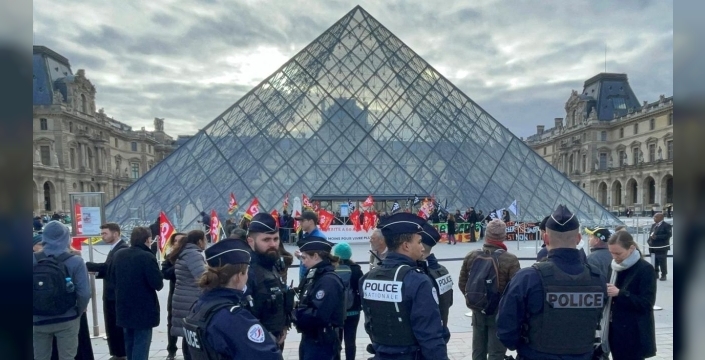 Louvre'daki mücevherler merkez bankasına taşındı