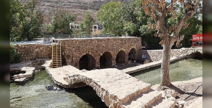 Mardin’de 1500 yıllık mozaik gün yüzüne çıktı