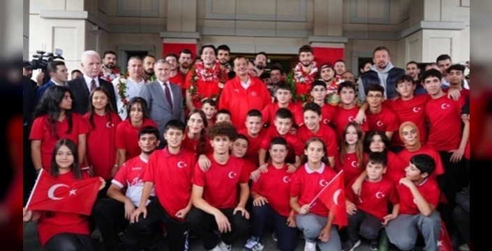 Milli sporcular eylül ayında gururlandırdı: Avrupa ve Dünya şampiyonalarında madalyalar toplandı