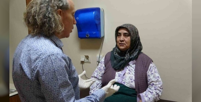 11 yıl boyunca ihmal ettiği memesindeki 8,5 kiloluk kitleden ameliyatla kurtuldu: 'Kimse benim gibi beklemesin'