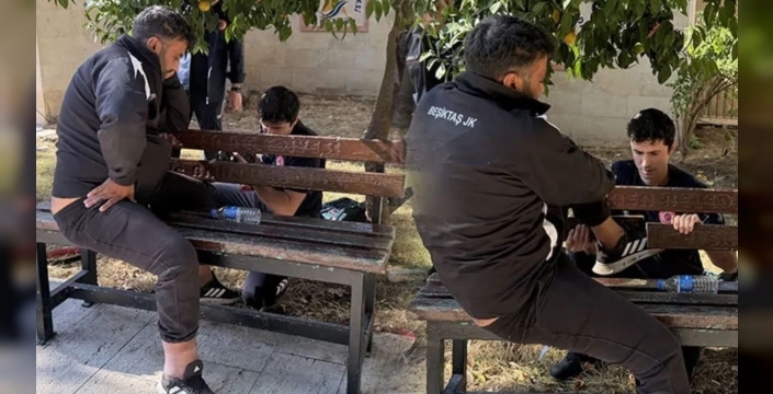 Antalya'da bacağı banka sıkışan adamın kurtuluşu hayret verici