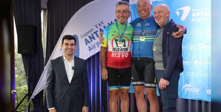 Antalya'da bisiklet şöleni: UCI Grand Fondo etabı tamamlandı, sporcular podyuma çıktı!