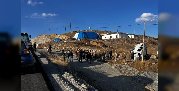 Ardahan'da şarampole devrilen araçta iki yaralı
