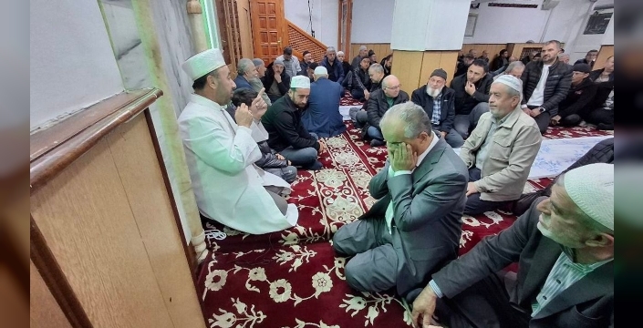 Beypazarı'nda cuma sabahı namazı: Mescit dolu, müftülerden derin mesajlar