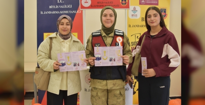 Bitlis'te kadına şiddetle mücadele için toplandılar: 'Sıfır tolerans' vurgusu