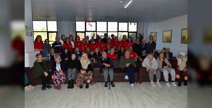 Bursa'da yaşlılara unutulmaz ritim konseri: Kalpler isındı!