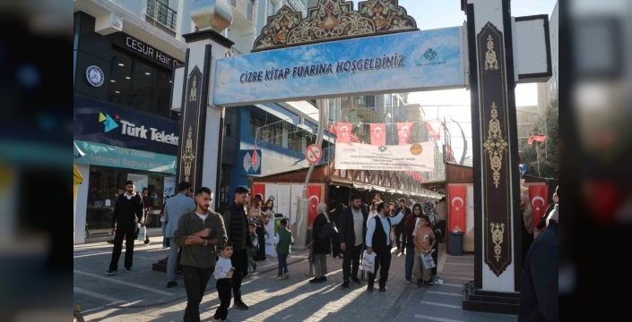 Cizre'de kitap fuarı coşkusu: Stantlar dolu, okurlar heyecanlı!