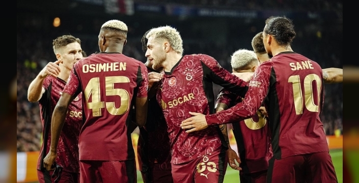 Galatasaray'dan Amsterdam'da tarihi zafer: Osimhen hat-trick'le sahne aldı!