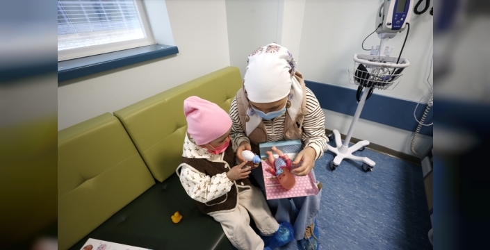 Kırgızistanlı çocuk, annesinin kök hücreleriyle hayata tutundu