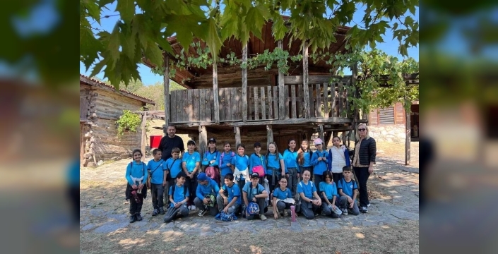 Öğrenciler, Arkeopark'ta tarihi keşfediyor