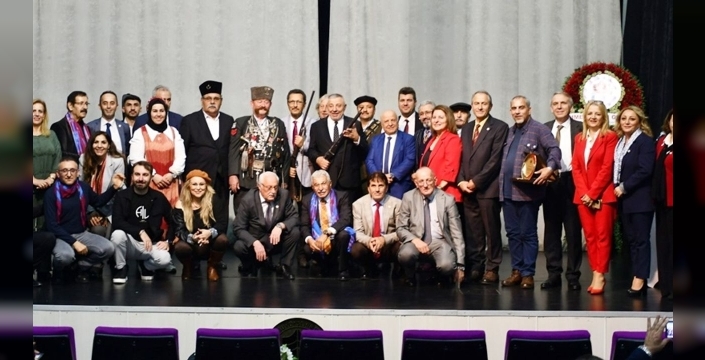 Trabzon'da yerel basın ödülleri sahiplerini buldu: 16 dalda 70 isim sahneye çıktı!