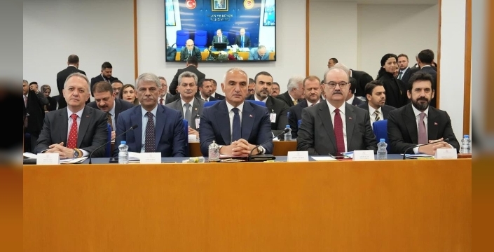 Türkiye'nin turizm sihri çözüldü: 50 milyon ziyaretçi, 50 milyar dolar gelirle dünya devleri arasında yerini aldı!