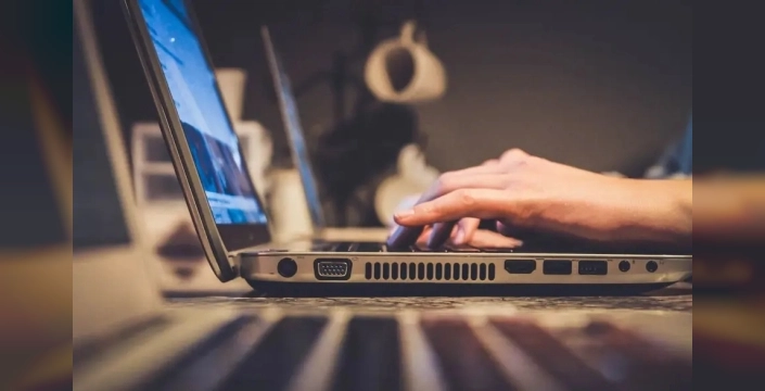 6 yaşındaki çocuk, yapay zekayla telif hakkı ihlali sitesi tasarladı: Hukuki fırtına kapıda!