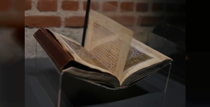 700 yıllık Mesnevi hazineleri İstanbul'da ilk kez bir arada sergileniyor, bir eserin restorasyonu bir yılı aşabiliyor