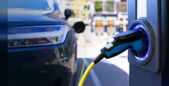 Elektrikli araçlar menzil sınırlarını zorluyor: Tek şarjla 800 kilometreye yakın yol mümkün