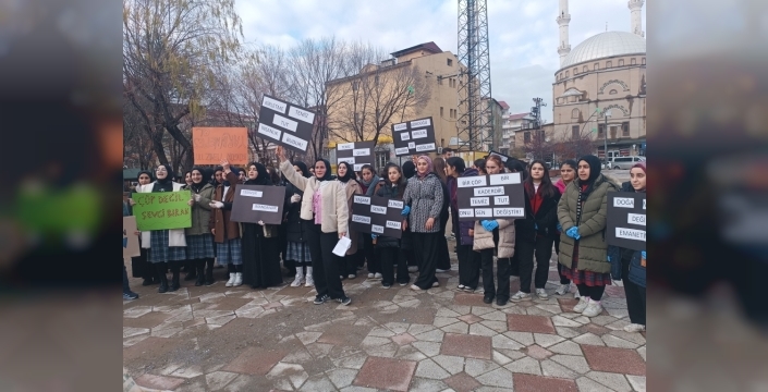 Güroymak'ta çevre temizliği için coşkulu farkındalık yürüyüşü: Öğrenciler ve öğretmenler bir araya geldi