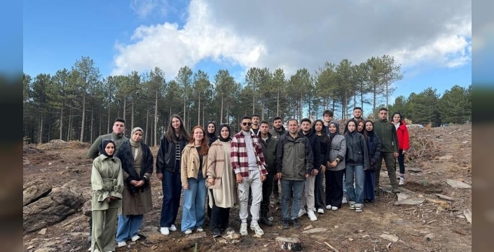 Kırşehir'den Aydın'a uzanan yeşil yolculuk: Gençler Çine'de umut fidanları dikti
