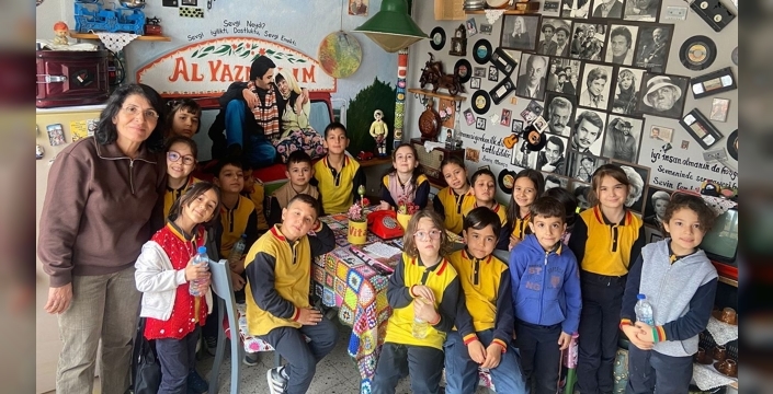 Minik kaşifler geri dönüşümü yerinde öğrendi: Çöpler sanata dönüştü!