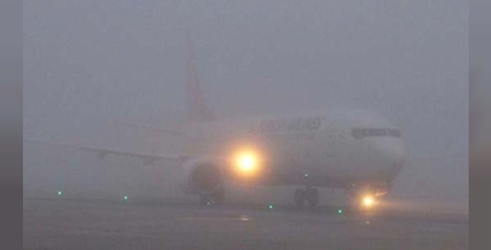 Sis Kars'ta hayatı felç etti: Uçak seferleri iptal, yolcular mağdur