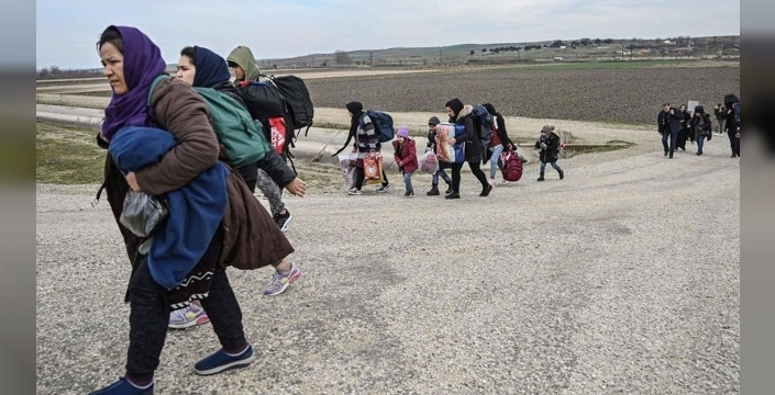 Suriye'de rejim değişimi sonrası Türkiye'den dönüşler hızlandı: 450 bin kişi geri döndü