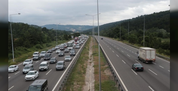 Türkiye yollarında rekor: Motorlu taşıtlar 2024'te 383 milyar kilometre yol katetti