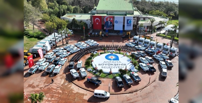 Antalya Büyükşehir Belediyesi, 847 milyon TL'lik yatırımla filoya 256 yeni araç kattı