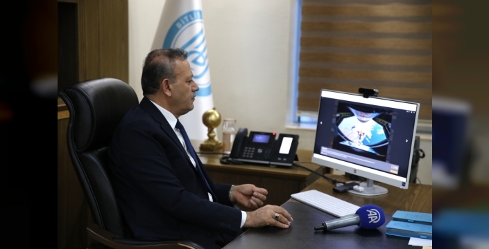 Bitlis Eren Üniversitesi Rektörü, AA'nın 'Yılın Kareleri' oylamasında tercihlerini açıkladı