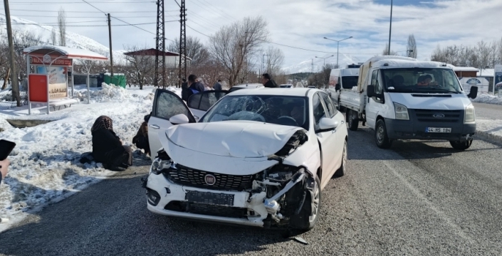 Doğanşehir'de trafik kazası: 3 kişi yaralandı