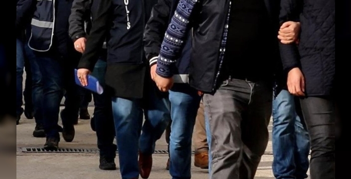 Düzce'de sahte kimlikle 42 milyon liralık arazi dolandırıcılığı: Tapu memurunun şüphesi suç örgütünü çökertti