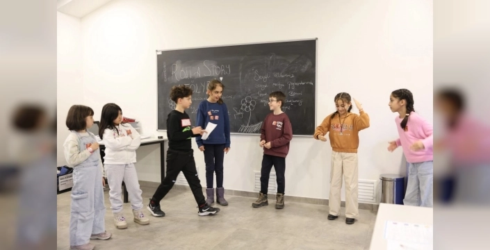 Eskişehir'de minikler sanatla buluşuyor: Çocuk Sanat Şenliği başladı!