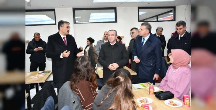 Hakkari'de gençlere umut olacak etüt merkezi açıldı