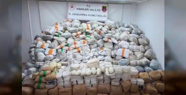 Hakkari'de tarihi operasyon: 860 kilogram uyuşturucu ele geçirildi