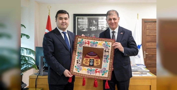 İzmir ve Bişkek ilişkileri canlanıyor: Tugay'dan Kırgız heyetine sıcak karşılama
