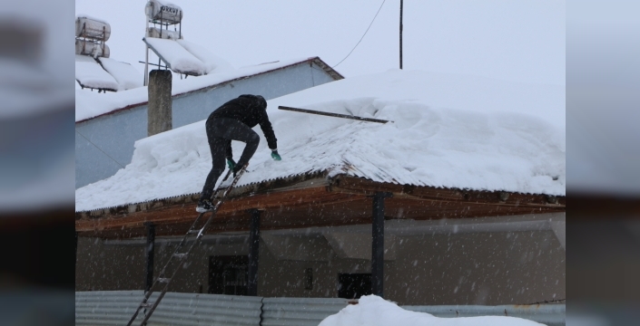 Kar ve tipi 5 ilde hayatı felç etti: 1106 yerleşim yeri ulaşıma kapandı