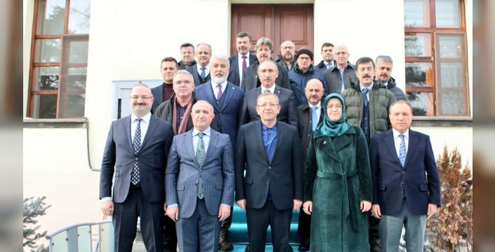 Kars'a 17 üniversite rektöründen oluşan heyet çıkarma yaptı